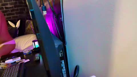 Eetantungfuk Mias online show from December 12, 1:39 pm