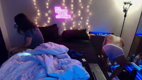 Eetantungfuk Mias online show from January 20, 7:36 am