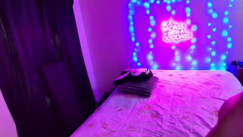 Eetantungfuk Mias online show from January 23, 9:29 pm