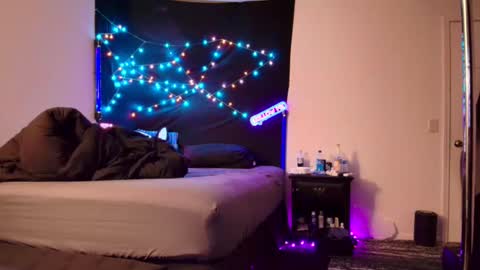 Eetantungfuk Mias online show from February 6, 11:58 pm