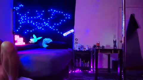 Eetantungfuk Mias online show from February 8, 10:29 pm