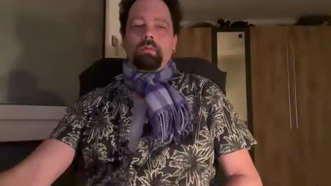 niceoregano online show from December 15, 5:01 am