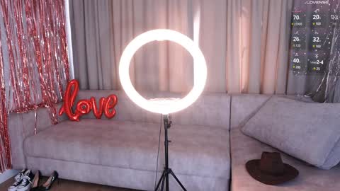 Amely online show from September 17, 4:25 am