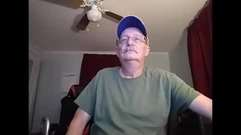 kabriggs136 online show from December 6, 12:34 am