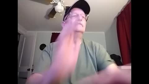 Snapshot of kabriggs137 chatting on January 17, 1:15 am kabriggs137 online show from January 17, 1:15 am