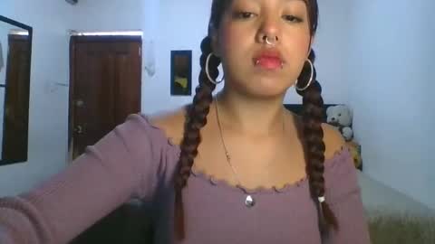 KAHELIINDEPENDENT MODEL online show from December 13, 8:58 pm