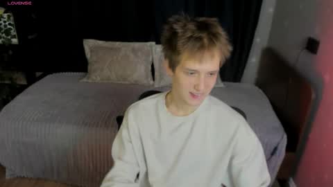 Snapshot of kai_milller chatting on February 11, 7:19 pm Kai online show from February 11, 7:19 pm