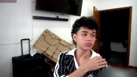 kai_onfire online show from April 20, 7:22 am