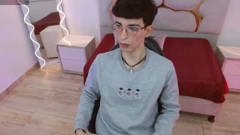 kai_tay1 online show from April 15, 11:28 am