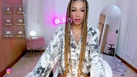 Snapshot of kaia_cam chatting on May 31, 12:23 pm online show from May 31, 12:23 pm