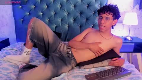 kai online show from March 8, 3:21 am