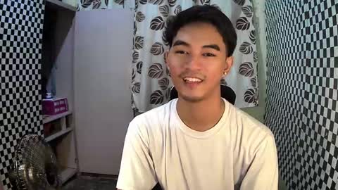 Snapshot of kaiknox chatting on December 6, 7:45 pm Kai online show from December 6, 7:45 pm