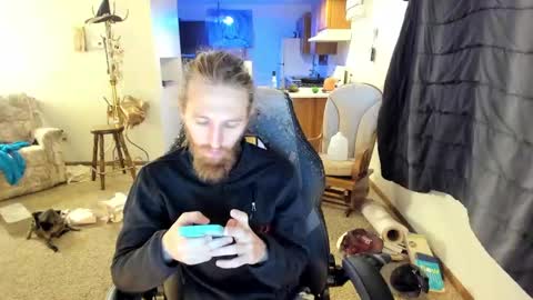 Kaiku77 online show from October 28, 8:11 pm