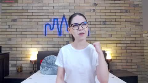 Snapshot of kailalewis chatting on September 18, 6:43 pm Kaila Lewis online show from September 18, 6:43 pm