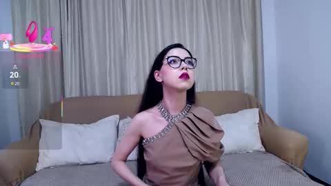 Kaila Lewis online show from November 9, 6:28 pm