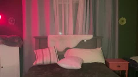 Snapshot of kaileeshy chatting on November 11, 4:45 am Kailee Smile online show from November 11, 4:45 am