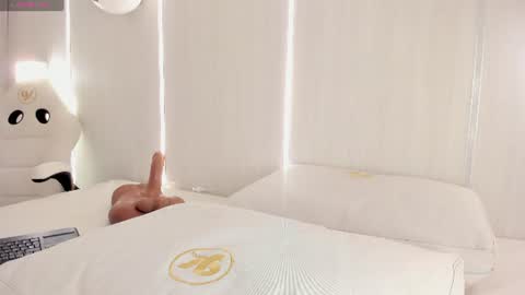 Kailyn online show from July 6, 3:03 pm