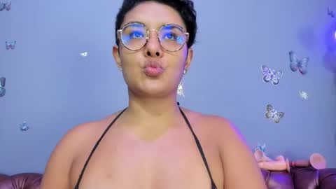 kaira_mosse_ online show from October 26, 12:33 pm