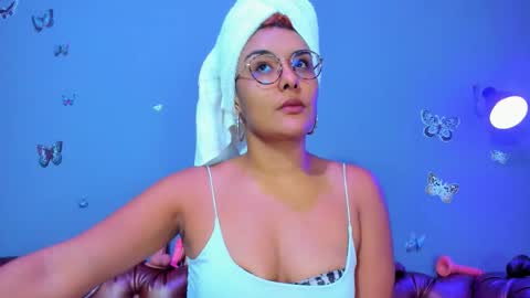 Snapshot of kaira_mosse_ chatting on March 14, 12:21 pm kaira_mosse_ online show from March 14, 12:21 pm