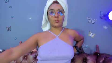 Snapshot of kaira_mosse_ chatting on March 25, 12:00 pm kaira_mosse_ online show from March 25, 12:00 pm