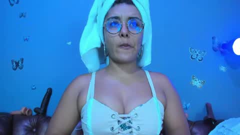 Snapshot of kaira_mosse_ chatting on March 27, 12:05 pm kaira_mosse_ online show from March 27, 12:05 pm