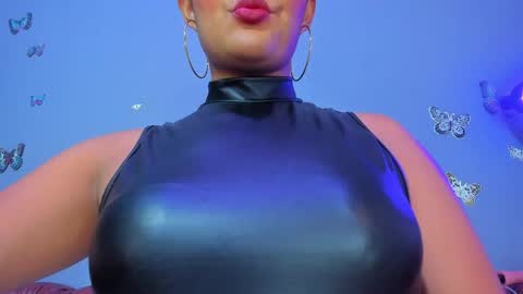 Snapshot of kaira_mosse_ chatting on April 19, 6:10 pm kaira_mosse_ online show from April 19, 6:10 pm