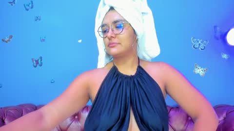 Snapshot of kaira_mosse_ chatting on April 21, 12:00 pm kaira_mosse_ online show from April 21, 12:00 pm