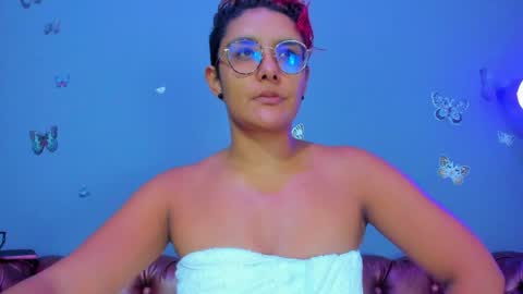 Snapshot of kaira_mosse_ chatting on April 28, 11:59 am kaira_mosse_ online show from April 28, 11:59 am