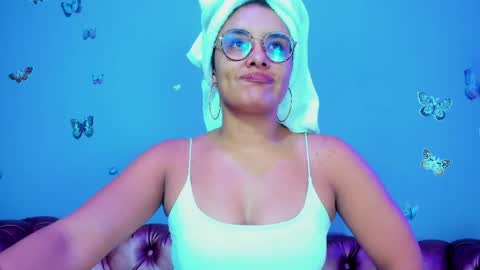 Snapshot of kaira_mosse_ chatting on May 12, 10:56 am kaira_mosse_ online show from May 12, 10:56 am