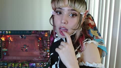 Snapshot of kairilovescumm chatting on December 11, 11:32 pm Kairi online show from December 11, 11:32 pm