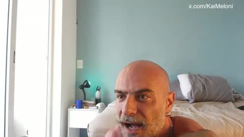 Snapshot of kairos_xx chatting on October 17, 1:03 pm Kairos Meucci online show from October 17, 1:03 pm