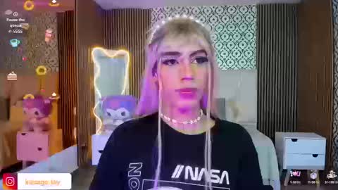 Snapshot of kaisage_tay chatting on September 19, 3:41 am kaisage_tay online show from September 19, 3:41 am