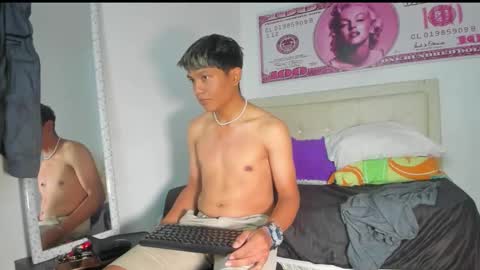 Snapshot of kaleth_johnson chatting on January 8, 1:57 pm kaleth_johnson online show from January 8, 1:57 pm