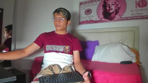 Snapshot of kaleth_johnson chatting on January 13, 2:00 pm kaleth_johnson online show from January 13, 2:00 pm