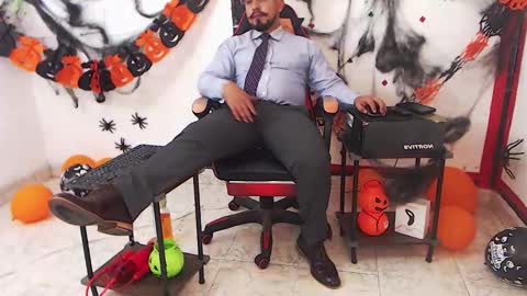 Kaleth online show from October 24, 8:05 pm