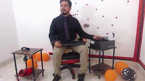 Kaleth online show from November 10, 2:43 am