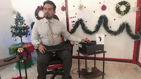 Kaleth online show from December 14, 10:36 pm