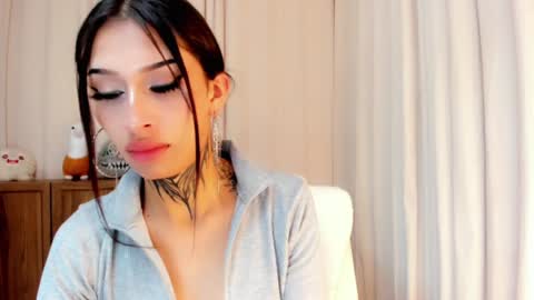Snapshot of kali_ka chatting on December 15, 1:54 pm Kali Ka Please help me with your thumbs up its important dont forget my birthday on October 26 online show from December 15, 1:54 pm