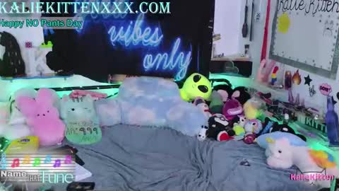 KalieKitten online show from May 1, 8:57 pm