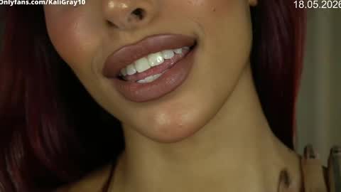 Snapshot of kaligray10 chatting on May 18, 8:47 pm kaligray10 online show from May 18, 8:47 pm