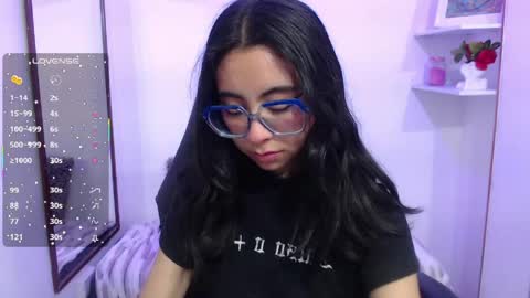 Snapshot of kalilowe_ chatting on June 3, 2:33 pm Kali online show from June 3, 2:33 pm