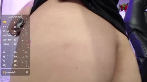 Snapshot of kalilowe_ chatting on June 18, 2:10 pm Kali online show from June 18, 2:10 pm
