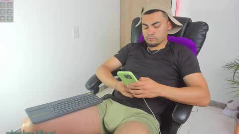 K A L I online show from February 25, 7:40 am