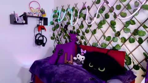 Kalypzo  online show from April 18, 9:04 pm