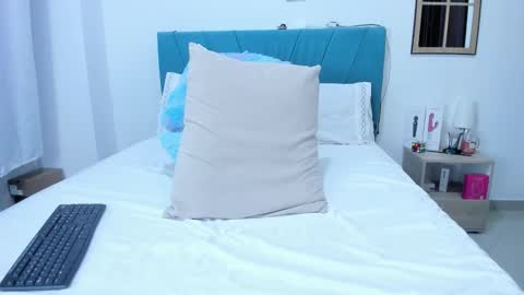 Kamilalopez online show from September 12, 1:38 am