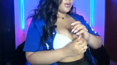 Snapshot of kamala_khan_tx chatting on February 3, 2:22 pm Online 800 to 1400 online show from February 3, 2:22 pm