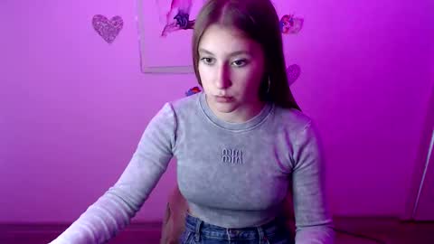 kamilla_love_ online show from September 20, 12:17 pm