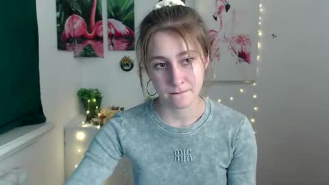 kamilla_love_ online show from October 13, 1:33 pm