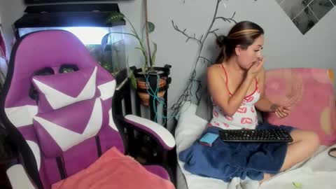 Snapshot of kamillaxx chatting on September 27, 11:43 pm Kamila online show from September 27, 11:43 pm