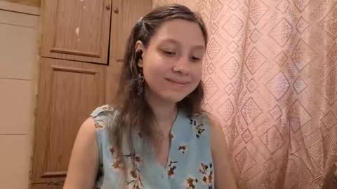 Mari  Simmons online show from November 6, 3:07 am